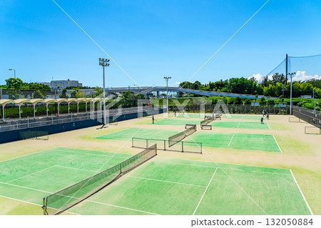 【神奈川縣】晴空萬裡的柳島運動公園網球場 132050884
