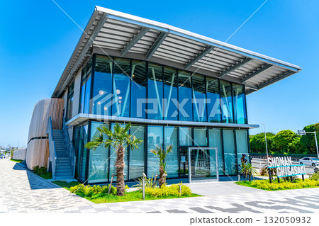 [Kanagawa Prefecture] Shonan Chigasaki Roadside Station: A clear summer sky 132050932