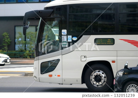 Sightseeing bus image 132051239