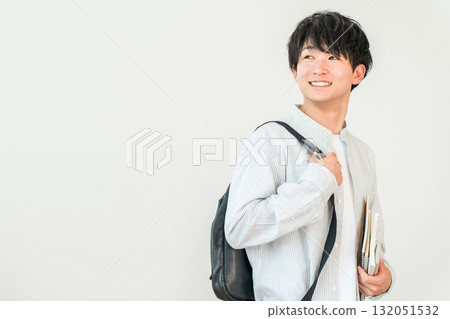 Textbooks, students with books, university students (advancement, exams, campus life) 132051532