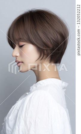 剪裁模特兒日本女人短髮 剪裁模特兒日本女人短髮 132052212