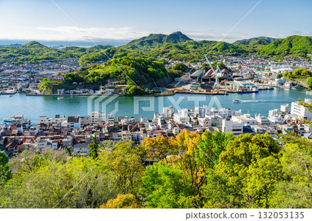 <廣島縣>尾道市街景及山頂景觀的全景 <廣島縣>尾道市街景及山頂景觀的全景 132053135