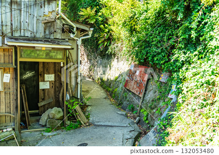 <Hiroshima Prefecture> Onomichi, a hilly town 132053480
