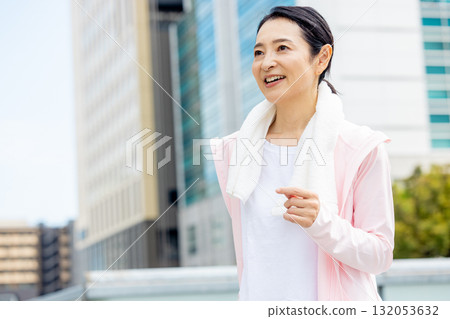 婦女行使 132053632