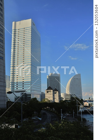 櫻木町和橫濱港未來的城市景觀 櫻木町和橫濱港未來的城市景觀 132053684