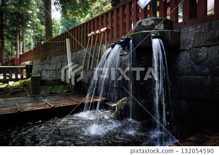 Iwakiyama Shrine's Chozuya (water purification fountain) (Hirosaki City, Aomori Prefecture) 132054590