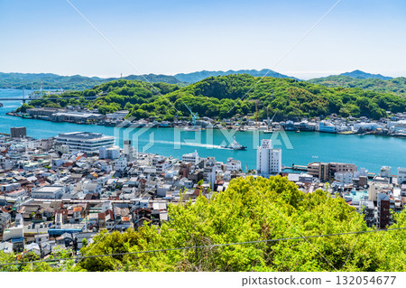 <廣島縣>尾道市街景及山頂景觀的全景 132054677