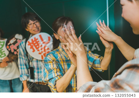 senior, idol, females 132055043