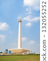 雅加達的 Monas（獨立紀念碑）－印尼的象徵，聳立在藍天之上 132055252