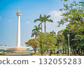 雅加達的 Monas（獨立紀念碑）－印尼的象徵，聳立在藍天之上 132055283