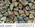堆積的木柴 132055571
