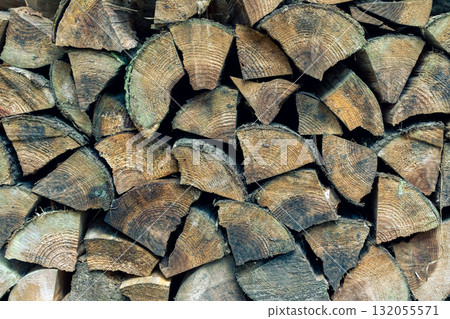 堆積的木柴 132055571