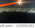 千葉的寶石般夜景（飛機窗外） 132056162
