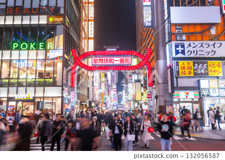 [東京] 霓虹燈街夜景/新宿歌舞伎町 132056587
