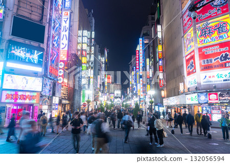 [東京] 霓虹燈街夜景/新宿歌舞伎町 132056594