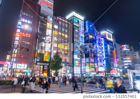 [東京] 霓虹燈街夜景/新宿歌舞伎町 132057401