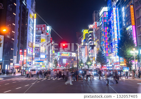 [東京] 霓虹燈街夜景/新宿歌舞伎町 132057405