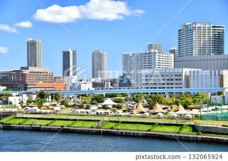 豐洲站、昭和大學醫學院江東豐洲醫院及新豐洲站週邊景觀（東京都江東區）[2025年10月] 132065924