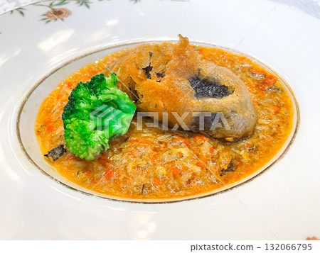 中國上海菜：蟹肉醬炸黑海參 132066795