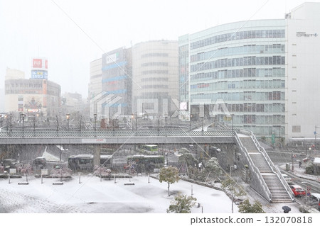 At Cupola Square at the east exit of Kawaguchi Station in winter (March 2025) 132070818