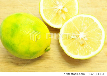 小笠原檸檬的橫切面 132074431