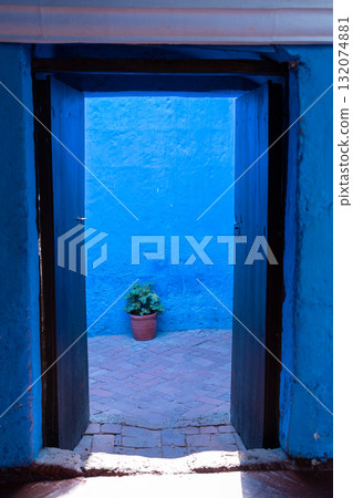 Colorful entrance to old mansion 132074881