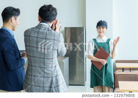 Female store clerk PR interview photography Female store clerk PR interview photography 132079808