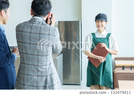 Female store clerk PR interview photography Female store clerk PR interview photography 132079811