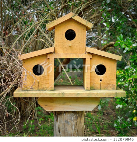 Three Room Garden Bird House 132079946