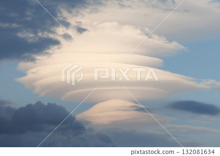 Lens cloud Lens cloud 132081634