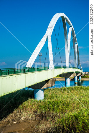 橫跨球磨川的金剛人行橋[熊本縣八代市] 132082240