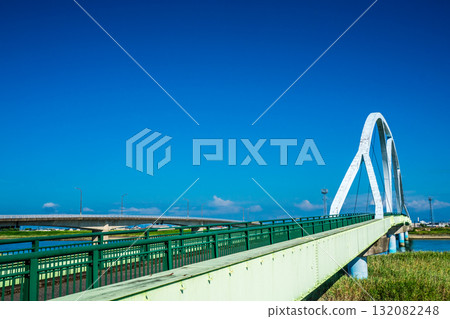 橫跨球磨川的金剛人行橋[熊本縣八代市] 132082248