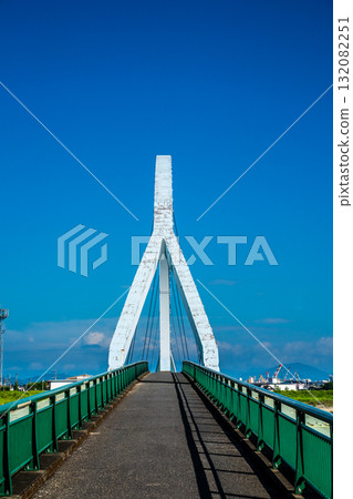 Kongo Pedestrian Bridge over the Kuma River [Yatsushiro City, Kumamoto Prefecture] 132082251