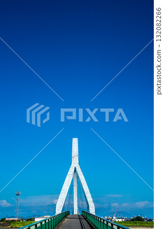 橫跨球磨川的金剛人行橋[熊本縣八代市] 132082266