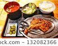 Delicious grilled chicken wing set meal 132082366