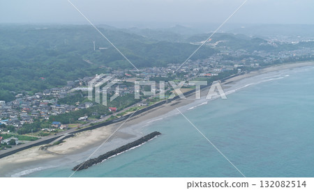 Omaezaki City, beach near Jitogata Seaside Park, cloudy August day 132082514