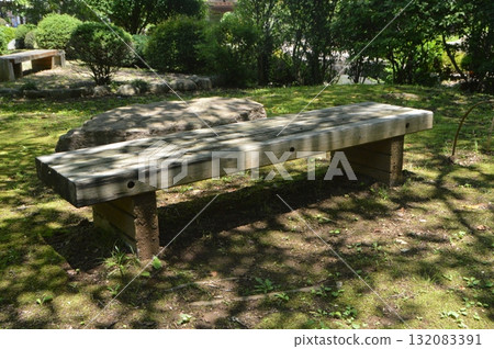 Wooden bench (Higashichichibu Village Washi no Sato / 634 Mido, Higashichichibu Village, Chichibu District, Saitama Prefecture) 132083391