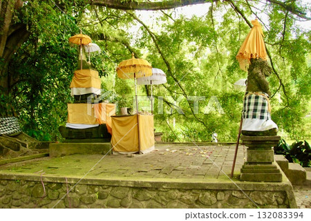 Balinese Hindu altar (Tegalalang, Bali, Indonesia) Balinese Hindu altar (Tegalalang, Bali, Indonesia) 132083394