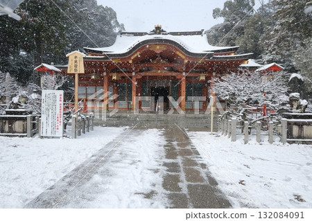 白雪皚皚的長岡天滿宮 白雪皚皚的長岡天滿宮 132084091