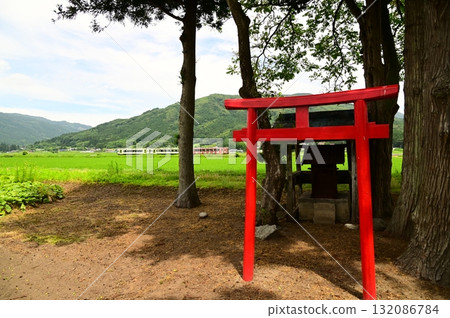Tono in summer: Kamaishi Line and a small shrine 132086784