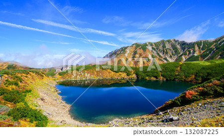 Murododaira Mikurigaike Pond and the Tateyama Mountain Range, Tateyama Kurobe Alpine Route, Toyama Prefecture 132087225