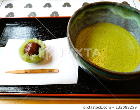 Rokumon sightseeing train, Shinano Railway, Japanese lunch 132089259