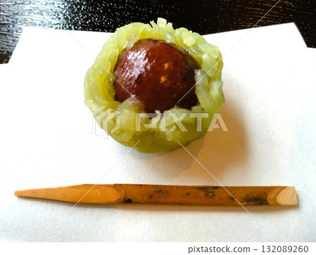 Rokumon sightseeing train, Shinano Railway, Japanese lunch 132089260