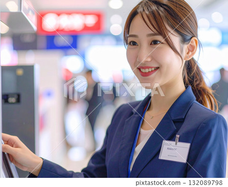 機場問訊處工作人員 機場問訊處工作人員 132089798