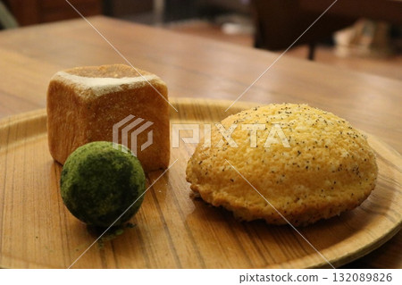 Kyoto Bakery: Melon Bread, Cube Bread, and Matcha Bread Kyoto Bakery: Melon Bread, Cube Bread, and Matcha Bread 132089826