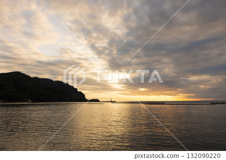 伊豆半島松崎町的傍晚海景 132090220