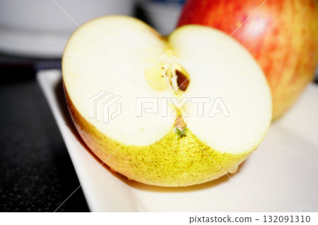 Apple  132091310