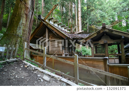 國寶仁科神明神社和大杉樹,長野縣天然紀念物 國寶仁科神明神社和大杉樹,長野縣天然紀念物 132091371