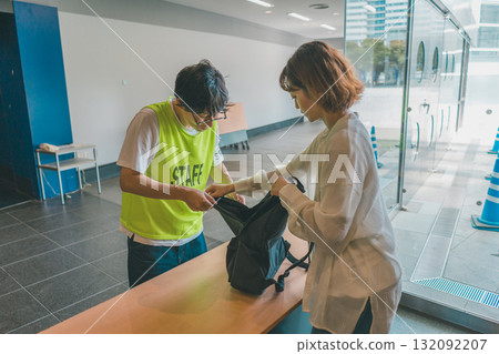 female, lady, woman 132092207