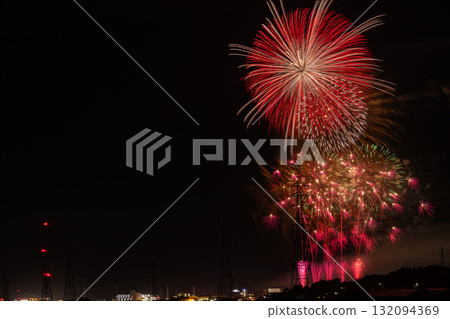 Scenes from the Atsumi Peninsula Fireworks Festival in Tahara City (Aichi Prefecture) 132094369